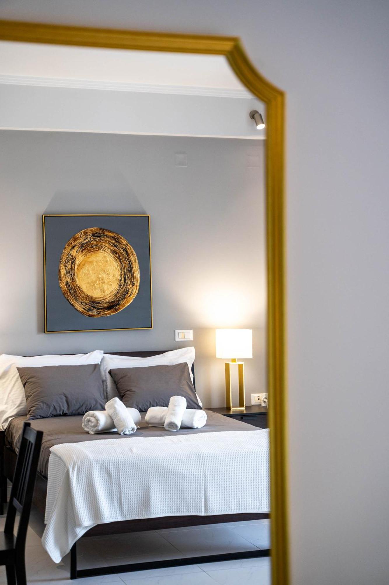 Byron Luxury Apartments Éjo Eksteriør bilde
