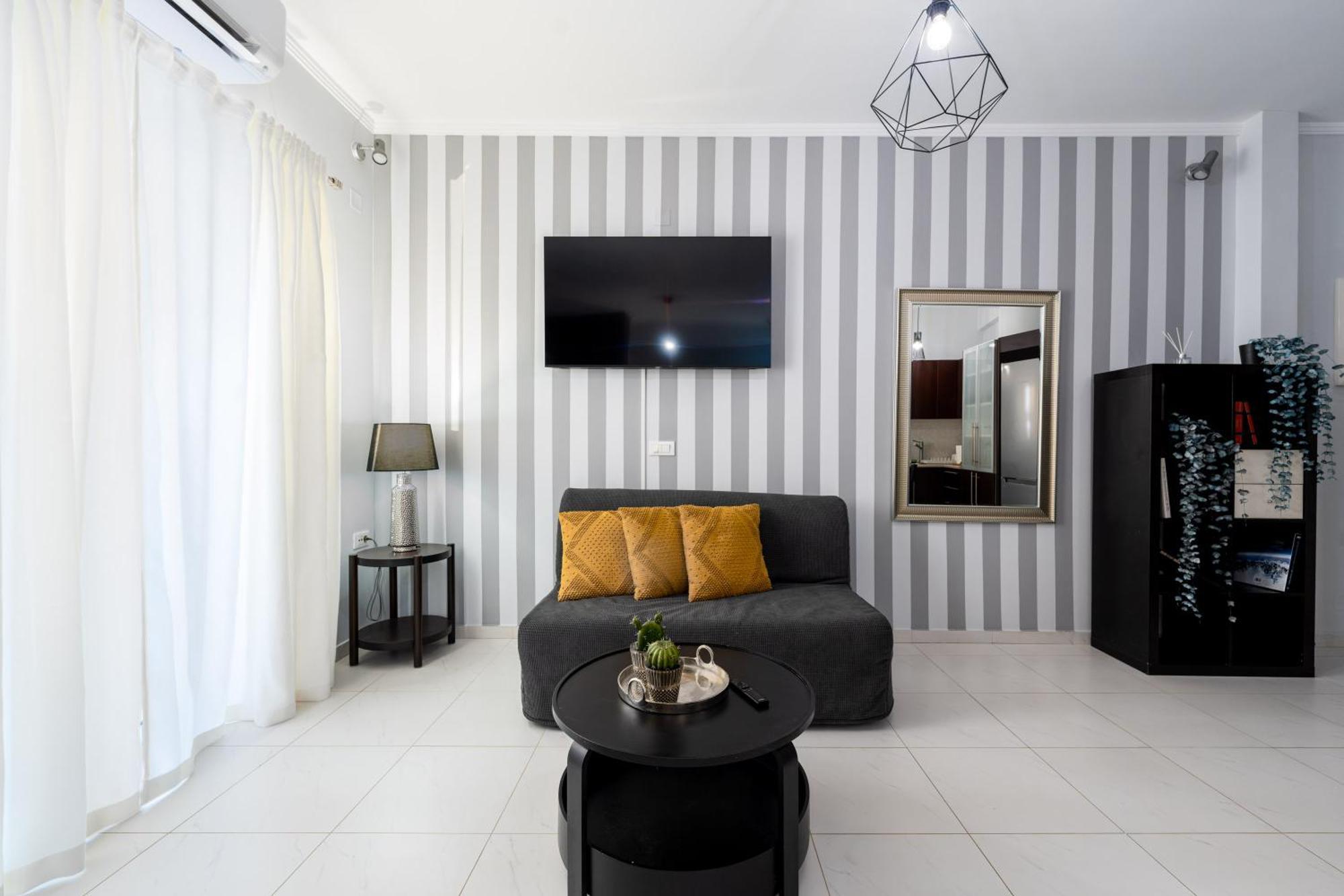 Byron Luxury Apartments Éjo Eksteriør bilde
