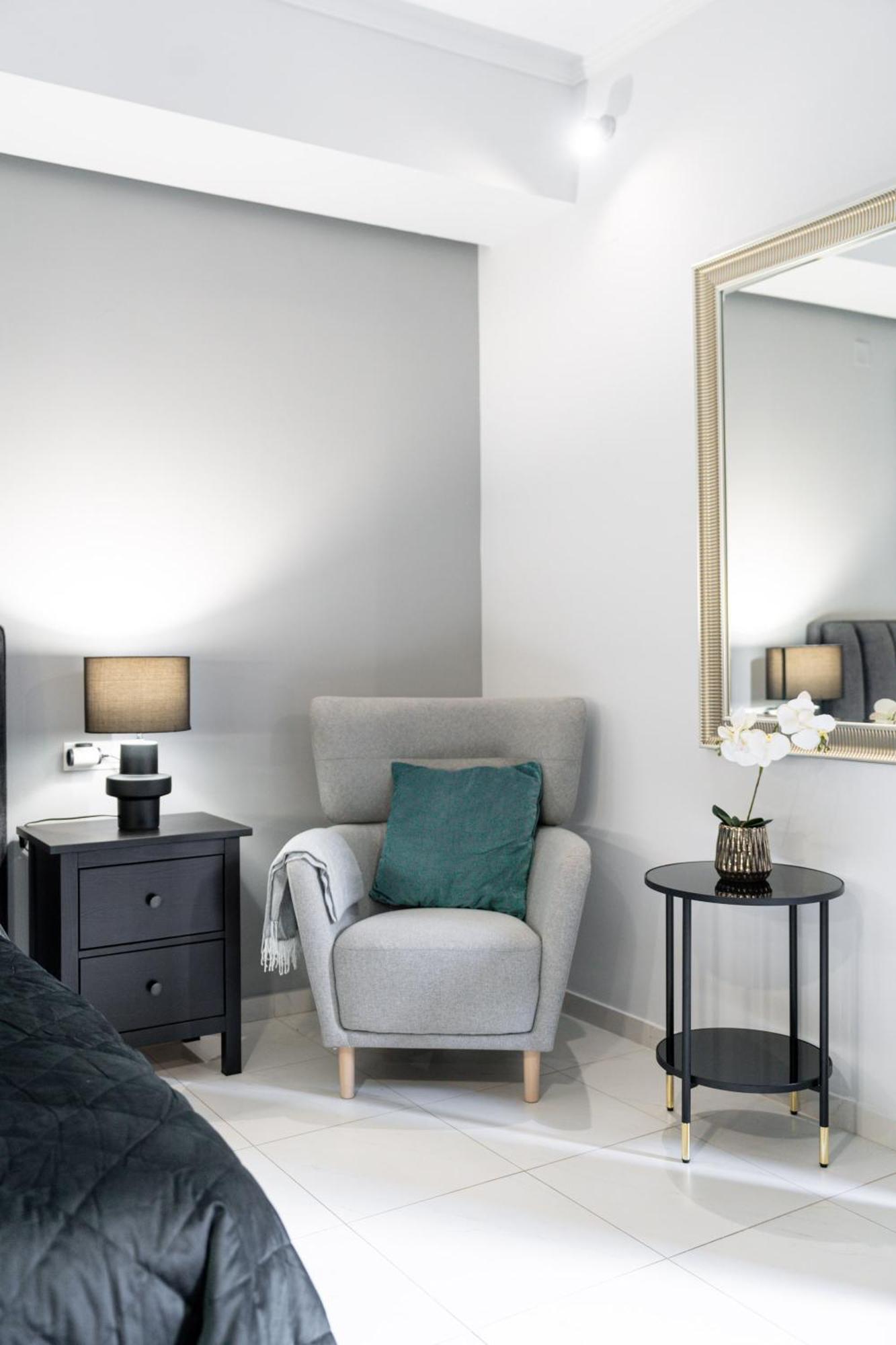 Byron Luxury Apartments Éjo Eksteriør bilde
