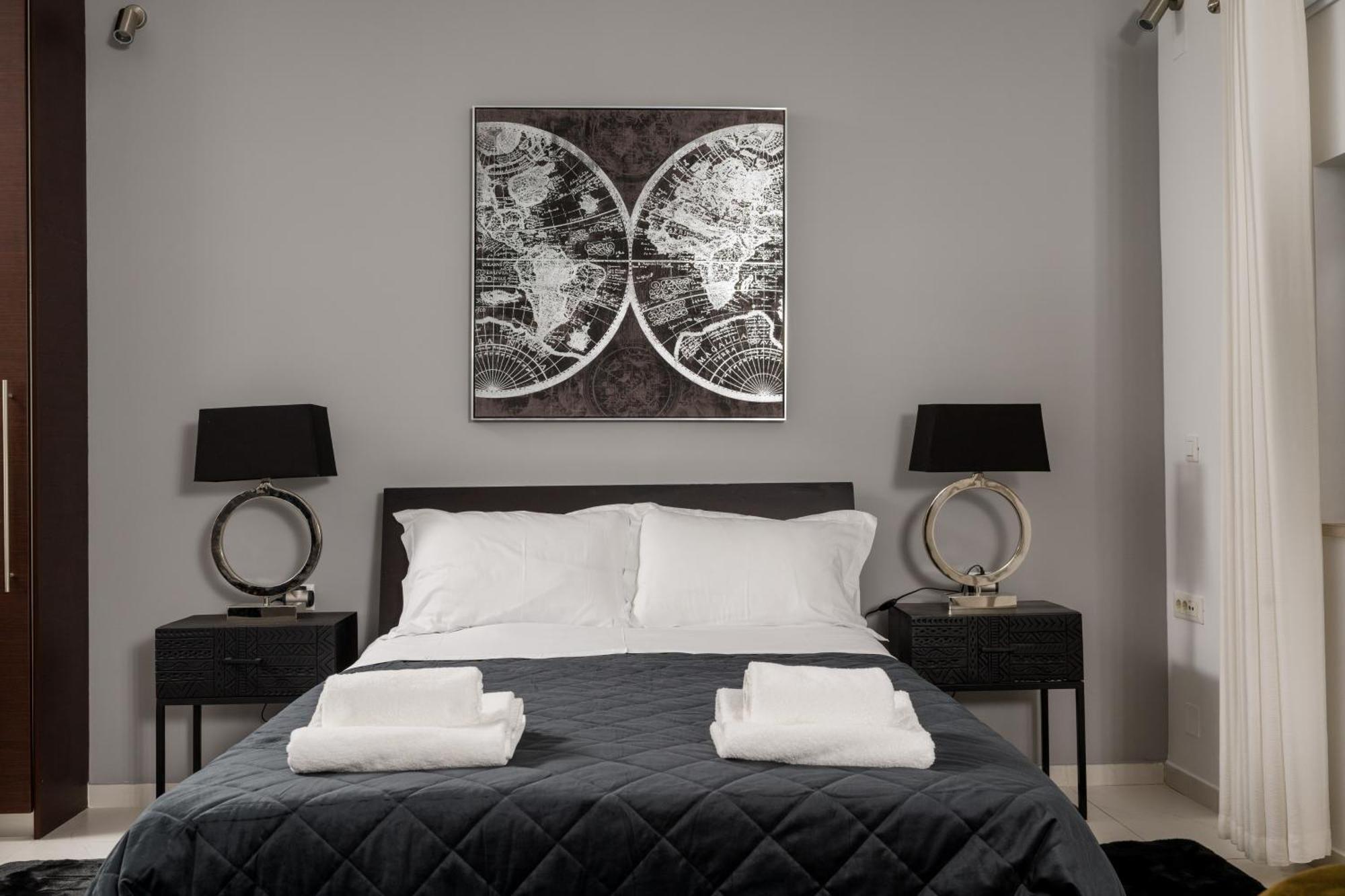Byron Luxury Apartments Éjo Eksteriør bilde