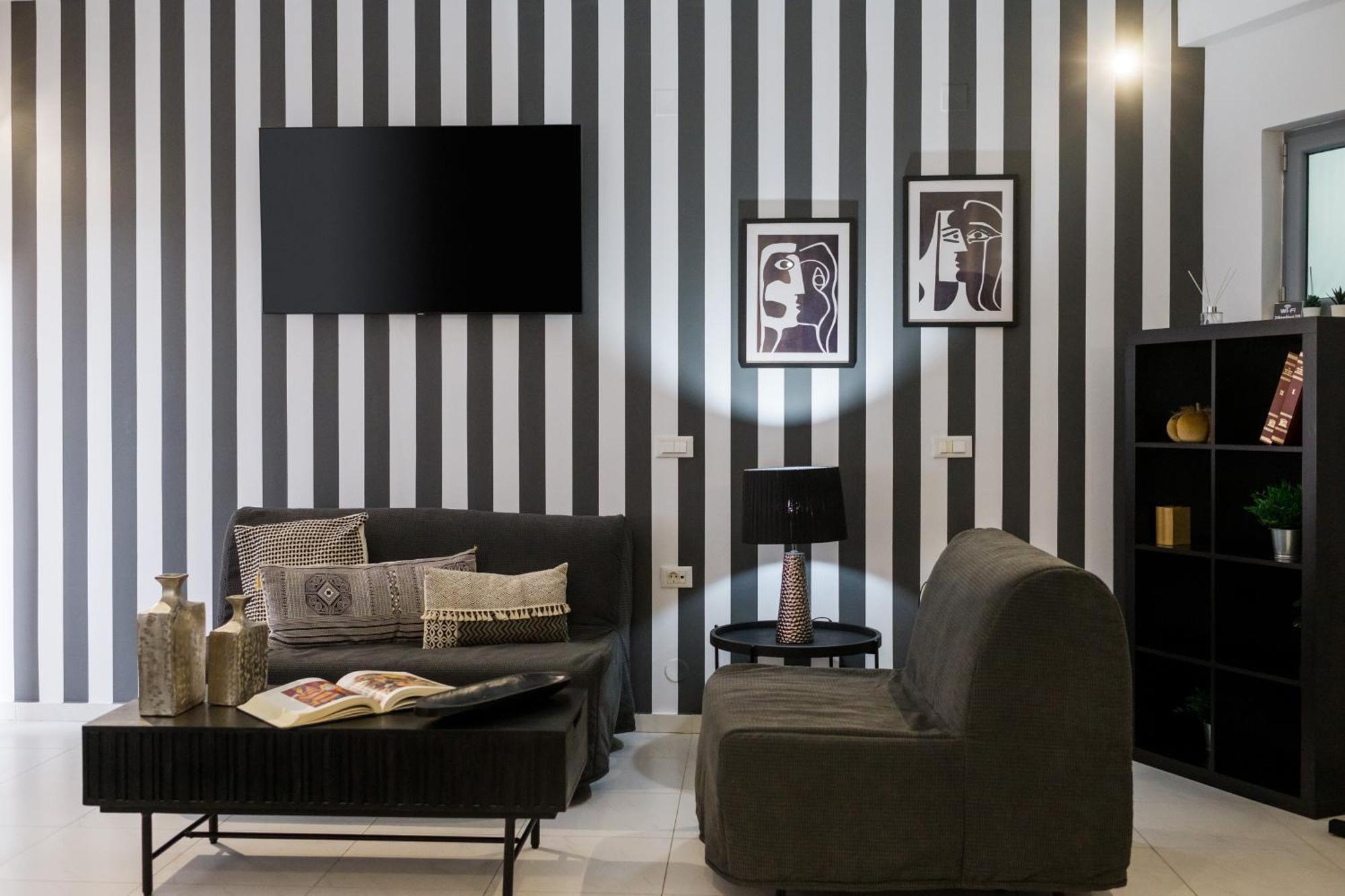 Byron Luxury Apartments Éjo Eksteriør bilde